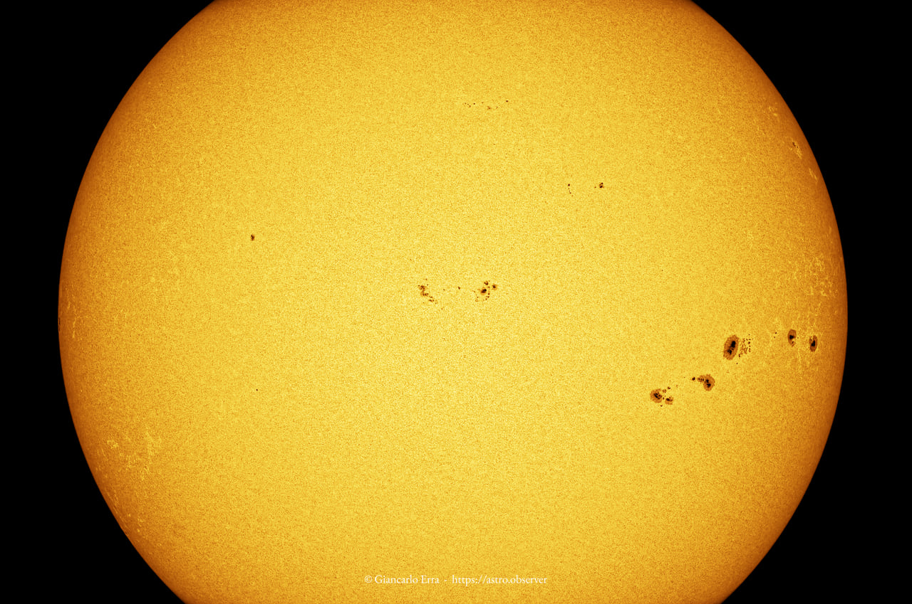 Sun photosphere in white light